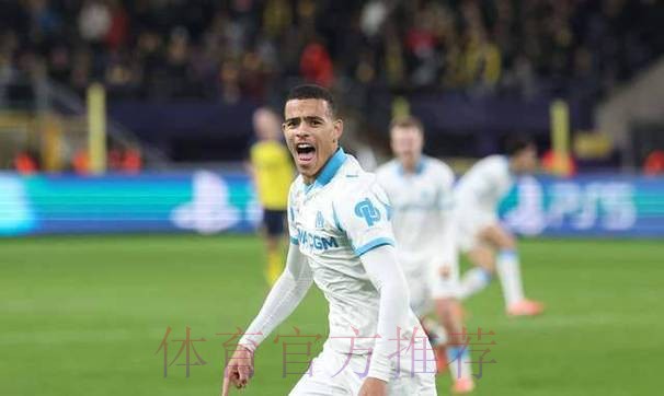 左右脚开弓 欧冠双响+MVP！前曼联天才乱杀：20场13球4助